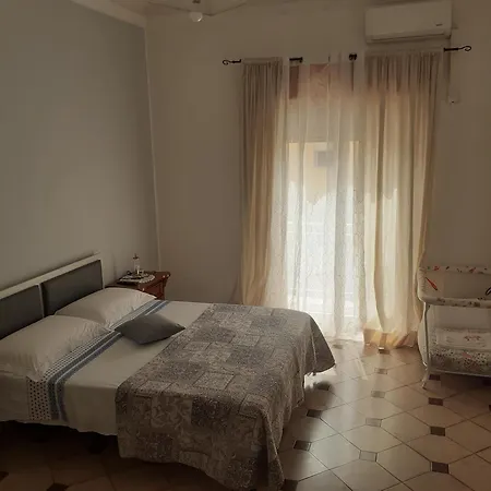 Casa Dello Scoglio Nel Mare アパート