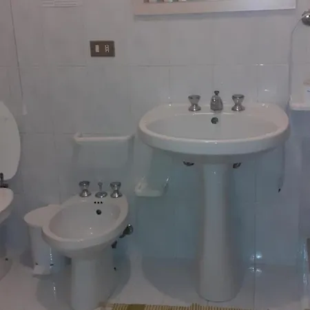 Casa Dello Scoglio Nel Mare アパート